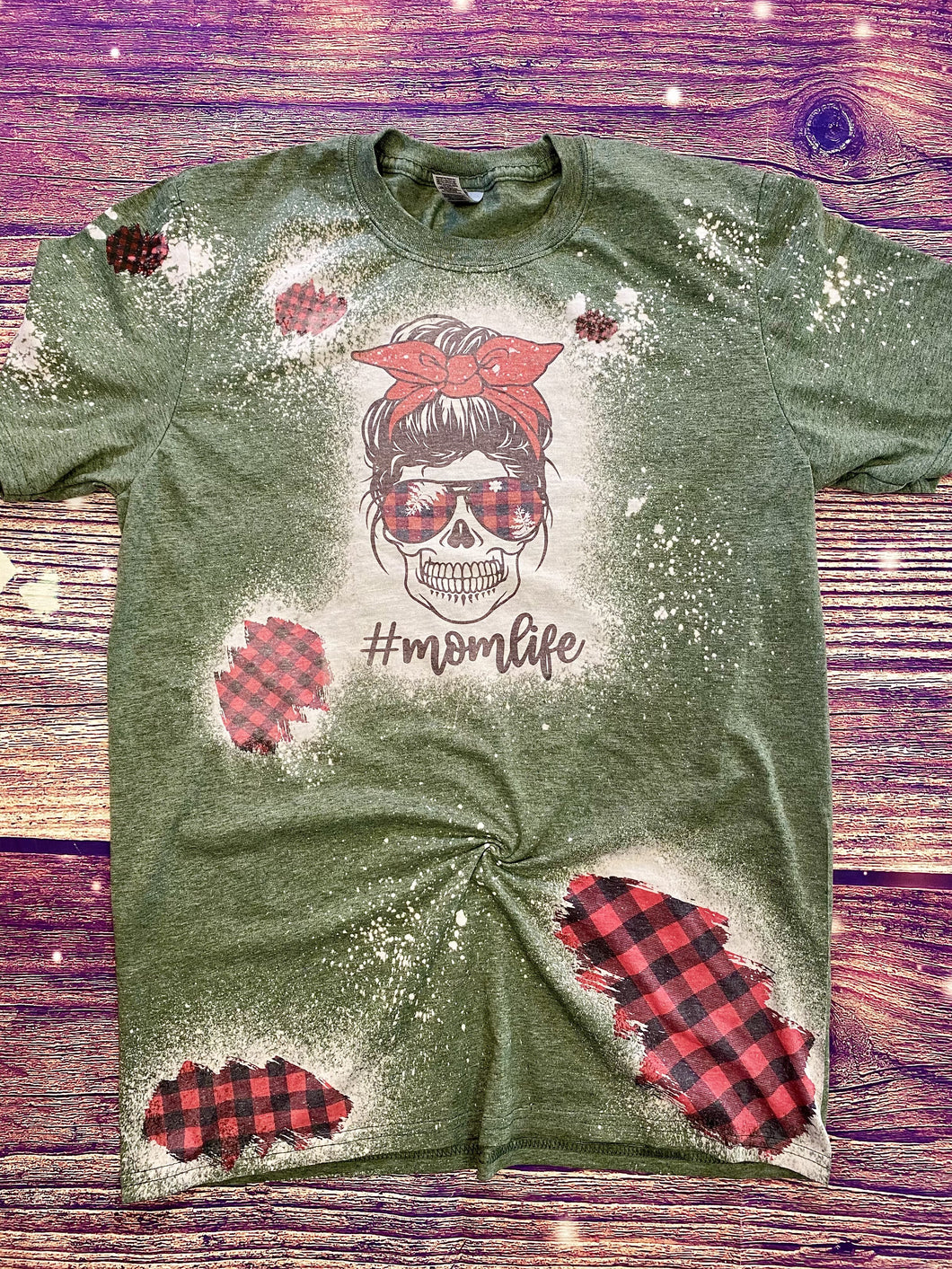 Skull MomLife Christmas plaid Bleach Shirt